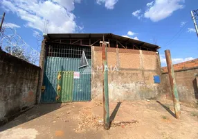 Foto 1 de Galpão/Depósito/Armazém à venda, 245m² em Jardim Maracanã, Uberaba