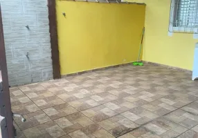 Foto 1 de Casa com 2 Quartos à venda, 90m² em Conjunto Mazeo, Mongaguá