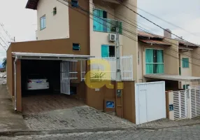 Foto 1 de Sobrado com 2 Quartos à venda, 135m² em Salto Weissbach, Blumenau