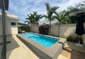 Foto 1 de Casa de Condomínio com 3 Quartos à venda, 260m² em Jardim Sul, Uberlândia