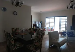 Foto 1 de Casa com 3 Quartos à venda, 177m² em Jardim Almeida, Araraquara