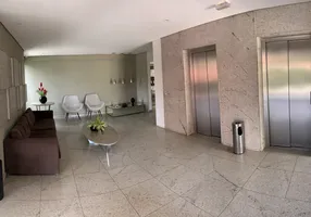 Foto 1 de Apartamento com 4 Quartos à venda, 215m² em Casa Forte, Recife