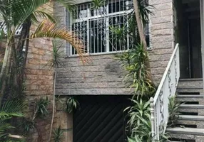 Foto 1 de Sobrado com 4 Quartos à venda, 188m² em Jardim Piqueroby, São Paulo