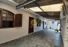 Foto 1 de Casa com 3 Quartos à venda, 127m² em Parque Santo Antônio, Jacareí