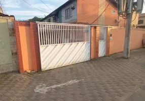 Foto 1 de Casa de Condomínio com 2 Quartos para alugar, 76m² em da Luz, Nova Iguaçu