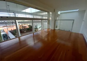 Foto 1 de Sobrado com 4 Quartos para venda ou aluguel, 350m² em Ipiranga, São Paulo