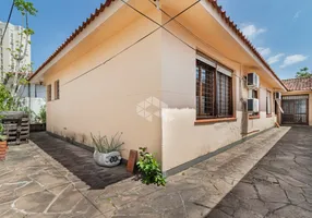 Foto 1 de Casa com 3 Quartos à venda, 350m² em Jardim Lindóia, Porto Alegre