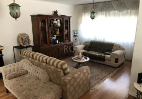 Foto 1 de Casa com 3 Quartos à venda, 209m² em Guarujá, Porto Alegre