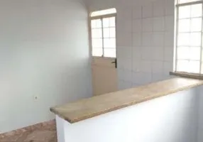 Foto 1 de Casa com 2 Quartos para venda ou aluguel, 58m² em Pituaçu, Salvador