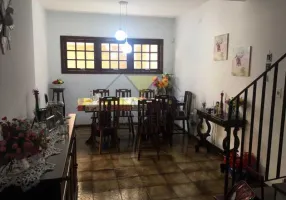 Foto 1 de Sobrado com 3 Quartos para venda ou aluguel, 200m² em Vila Oliveira, Mogi das Cruzes