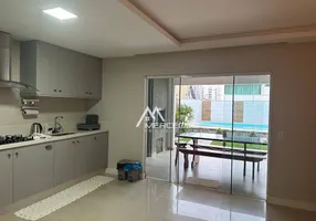 Foto 1 de Casa com 3 Quartos à venda, 190m² em Praia dos Amores, Balneário Camboriú