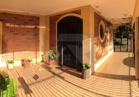 Foto 1 de Casa com 3 Quartos à venda, 400m² em Centro, Rio Claro