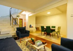 Foto 1 de Casa com 2 Quartos à venda, 176m² em Floresta, Porto Alegre