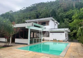 Foto 1 de Casa com 4 Quartos à venda, 658m² em Itacoatiara, Niterói
