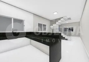 Foto 1 de Casa com 3 Quartos à venda, 115m² em Granada, Uberlândia