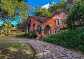 Foto 1 de Casa com 4 Quartos à venda, 380m² em Correas, Petrópolis