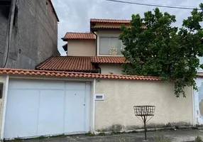 Foto 1 de Casa com 4 Quartos à venda, 193m² em Marechal Hermes, Rio de Janeiro