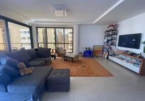 Foto 1 de Apartamento com 4 Quartos para alugar, 223m² em Centro, Florianópolis