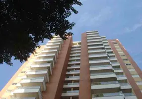 Foto 1 de Apartamento com 4 Quartos para venda ou aluguel, 195m² em Moema, São Paulo