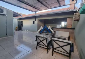 Foto 1 de Casa com 3 Quartos à venda, 130m² em Cafezal, Londrina