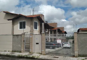 Foto 1 de Casa de Condomínio com 3 Quartos à venda, 77m² em Salinas, Fortaleza
