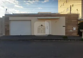 Foto 1 de Casa com 3 Quartos à venda, 242m² em Segismundo Pereira, Uberlândia