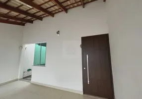 Foto 1 de Casa com 3 Quartos à venda, 208m² em Daniel Fonseca, Uberlândia