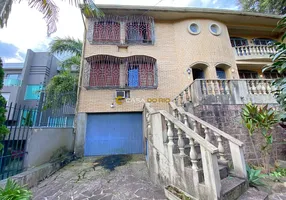 Foto 1 de Casa com 3 Quartos para venda ou aluguel, 256m² em Vila Assunção, Porto Alegre