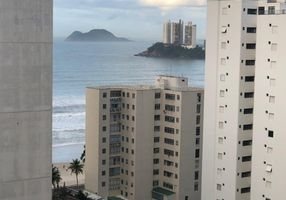 Foto 1 de Apartamento com 3 Quartos à venda, 81m² em Praia das Pitangueiras, Guarujá