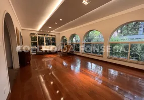 Foto 1 de Casa com 6 Quartos à venda, 400m² em Jardins, São Paulo
