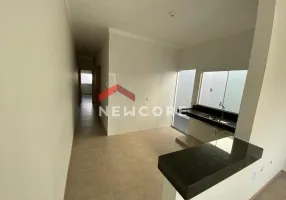 Foto 1 de Casa com 2 Quartos à venda, 58m² em Laranjeiras, Uberlândia