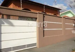 Foto 1 de Casa com 3 Quartos para venda ou aluguel, 274m² em Centro, Araraquara