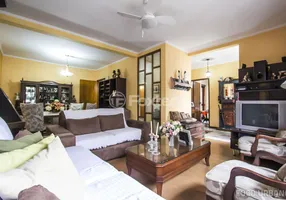 Foto 1 de Casa com 3 Quartos à venda, 315m² em Vila Ipiranga, Porto Alegre