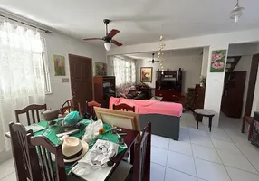 Foto 1 de Casa com 4 Quartos à venda, 270m² em Praia dos Cavaleiros, Macaé