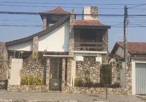 Foto 1 de Casa com 6 Quartos à venda, 280m² em Parque Santo Antônio, Campos dos Goytacazes