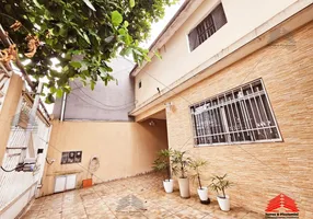 Foto 1 de Sobrado com 4 Quartos à venda, 220m² em Vila Carioca, São Paulo