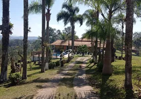 Foto 1 de Fazenda/Sítio com 9 Quartos à venda, 470m² em Parque Agrinco , Guararema