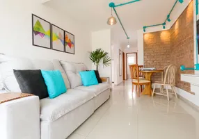 Foto 1 de Apartamento com 2 Quartos para alugar, 65m² em Centro, Tramandaí