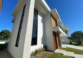 Foto 1 de Casa de Condomínio com 4 Quartos à venda, 270m² em São João do Rio Vermelho, Florianópolis