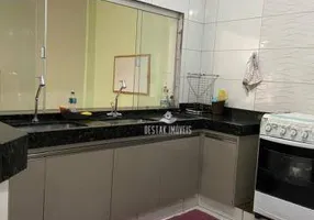 Foto 1 de Sobrado com 7 Quartos à venda, 240m² em Planalto, Uberlândia