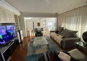 Foto 1 de Apartamento com 4 Quartos para venda ou aluguel, 225m² em Santo Antônio, São Caetano do Sul