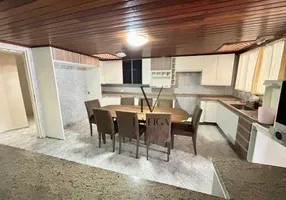 Foto 1 de Casa com 4 Quartos à venda, 110m² em Cajuru, Curitiba