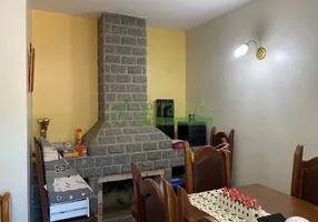 Foto 1 de Casa com 3 Quartos à venda, 401m² em Itamarati, Petrópolis