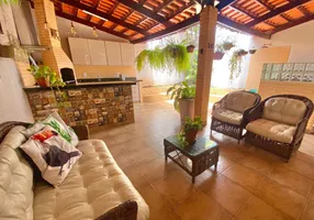 Foto 1 de Casa de Condomínio com 4 Quartos à venda, 205m² em Parque Amazônia, Goiânia