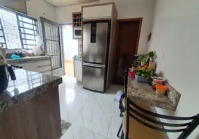 Foto 1 de Casa com 3 Quartos à venda, 91m² em Jardim Vitória, Maringá