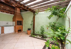 Foto 1 de Casa com 4 Quartos à venda, 176m² em Jardim Peri-Peri, São Paulo