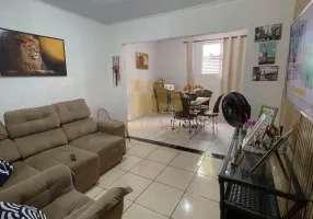 Foto 1 de Casa com 4 Quartos à venda, 250m² em CPA II, Cuiabá