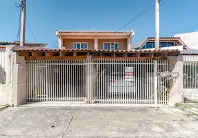 Foto 1 de Sobrado com 4 Quartos à venda, 194m² em Uberaba, Curitiba