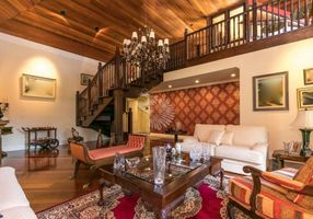 Casa com 4 Quartos à venda, 750m²