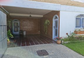 Sobrado com 3 Quartos à venda, 235m²